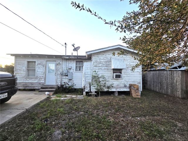 231 W C Ave, Kingsville, TX 78363