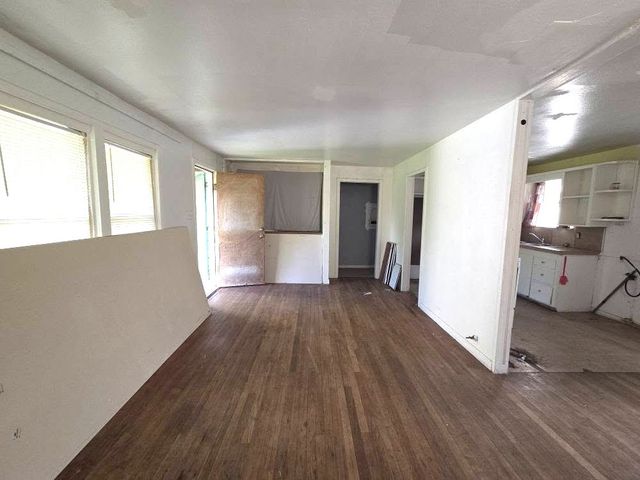 231 W C Ave, Kingsville, TX 78363