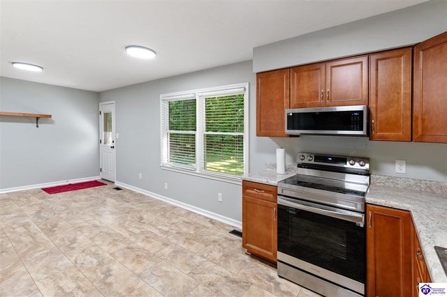 225 Rams Run Rd, Shepherdsville, KY 40165