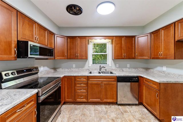 225 Rams Run Rd, Shepherdsville, KY 40165