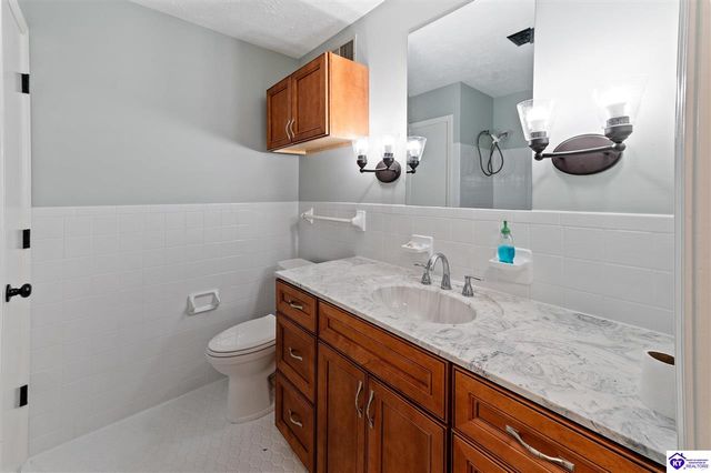 225 Rams Run Rd, Shepherdsville, KY 40165