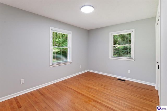 225 Rams Run Rd, Shepherdsville, KY 40165