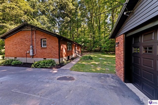 225 Rams Run Rd, Shepherdsville, KY 40165