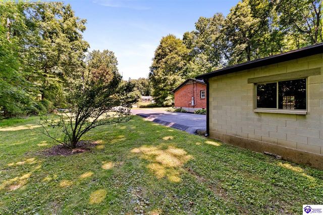 225 Rams Run Rd, Shepherdsville, KY 40165