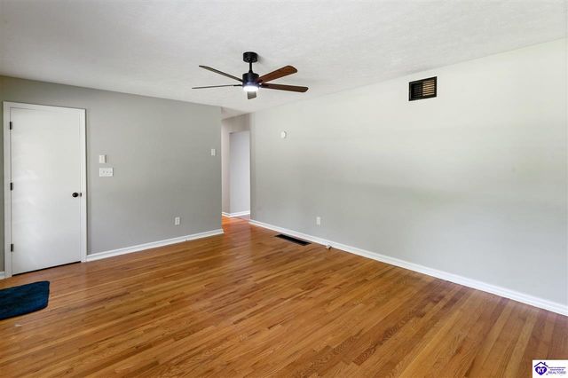 225 Rams Run Rd, Shepherdsville, KY 40165
