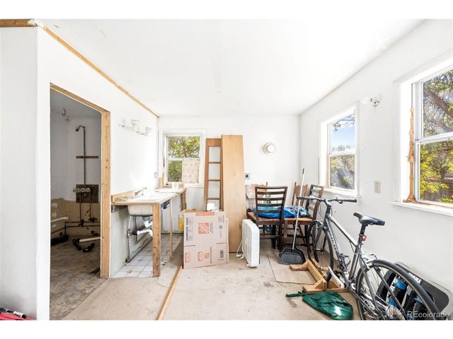994 Welch St, Lakewood, CO 80401