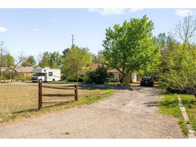 994 Welch St, Lakewood, CO 80401