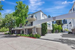 455 Navaro Way 201, San Jose, CA 95134