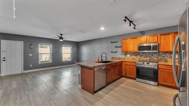 1 REDWOOD COURT, Kissimmee, FL 34759