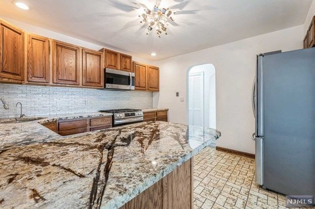 433 Louisa Avenue, Wyckoff, NJ 07481