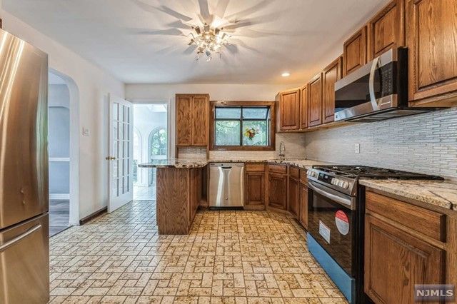 433 Louisa Avenue, Wyckoff, NJ 07481