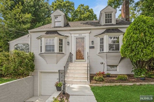433 Louisa Avenue, Wyckoff, NJ 07481