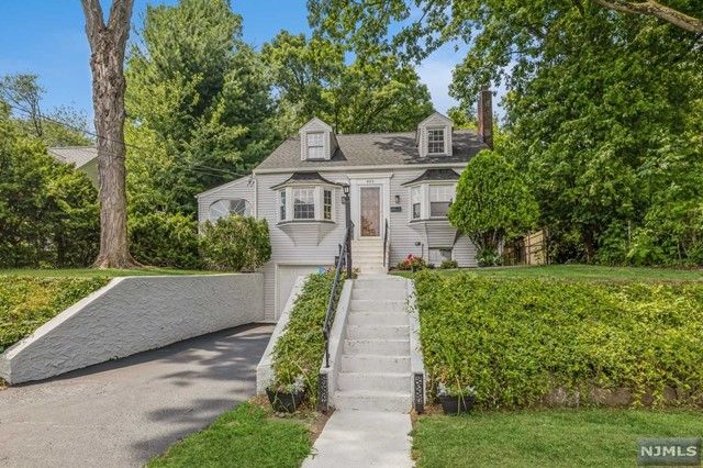 433 Louisa Avenue, Wyckoff, NJ 07481