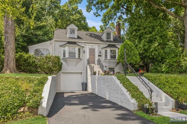433 Louisa Avenue, Wyckoff, NJ 07481