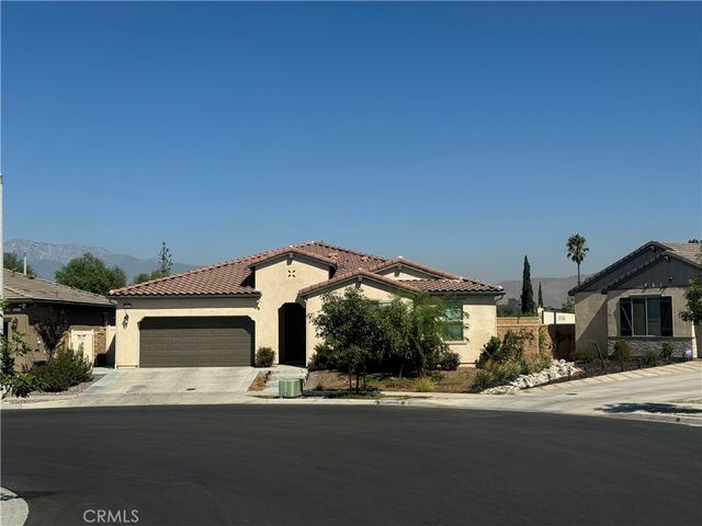9413 Venetian, Jurupa Valley, CA 92509