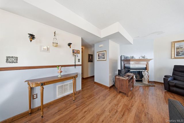 2604 Whispering Hills, Chester, NY 10918