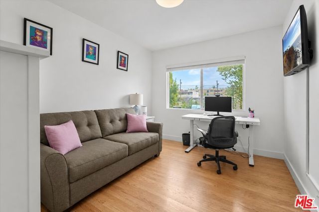 6218 Van Noord Avenue, Van Nuys (los Angeles), CA 91401