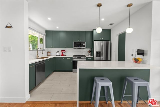 6218 Van Noord Avenue, Van Nuys (los Angeles), CA 91401