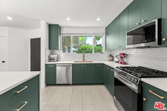 6218 Van Noord Avenue, Van Nuys (los Angeles), CA 91401