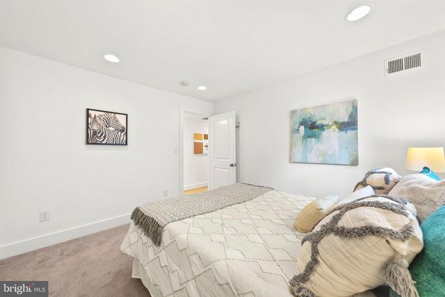 77 U ST NW #2, Washington, DC 20001