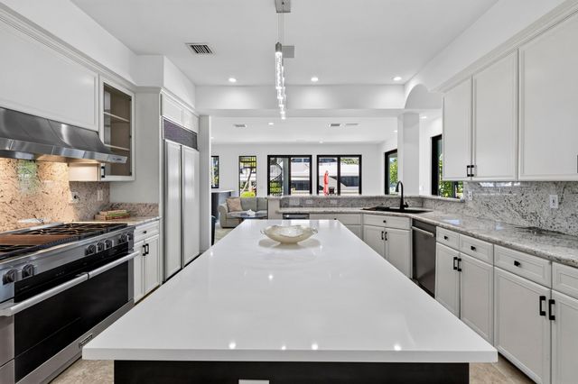 2561 LUCILLE Drive, Fort Lauderdale, FL 33316