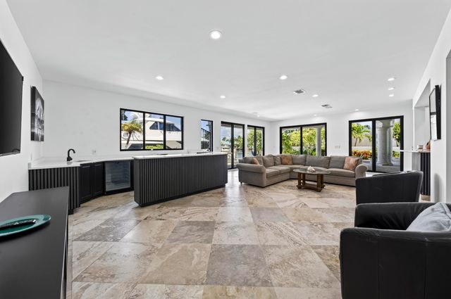 2561 LUCILLE Drive, Fort Lauderdale, FL 33316