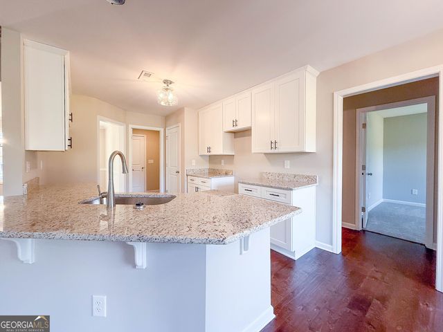 104 Fuller Court, Grantville, GA 30220