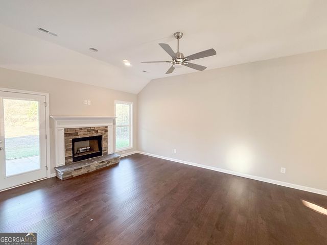 104 Fuller Court, Grantville, GA 30220