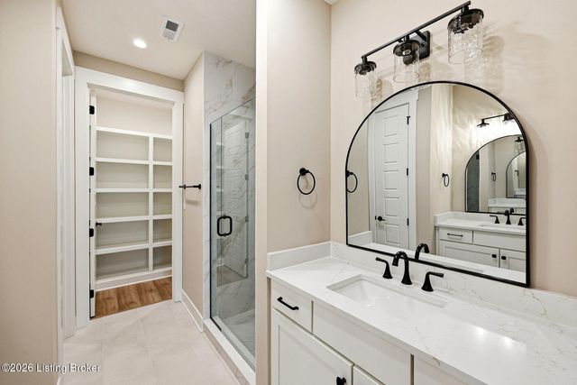 14721 Stable Gate Pl, Louisville, KY 40299