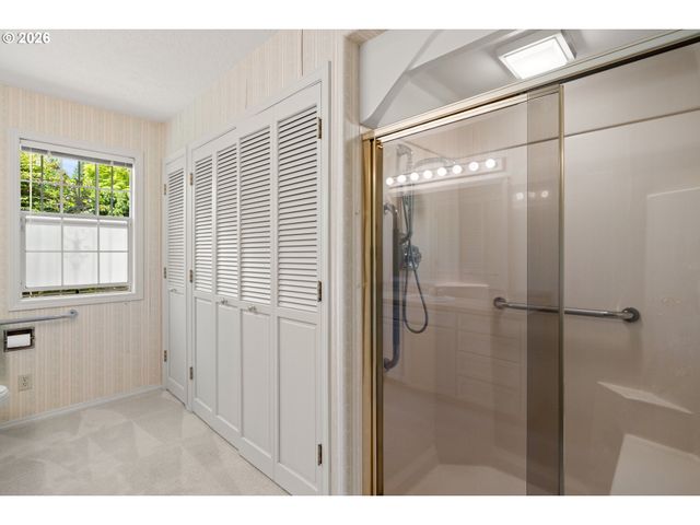 1715 Ne 169TH Ave, Portland, OR 97230