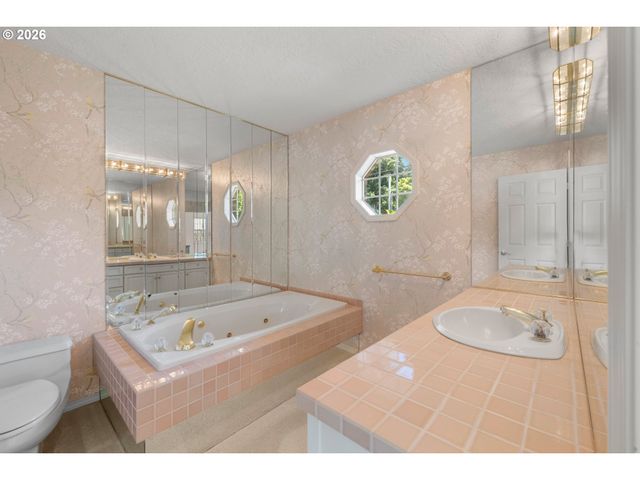 1715 Ne 169TH Ave, Portland, OR 97230