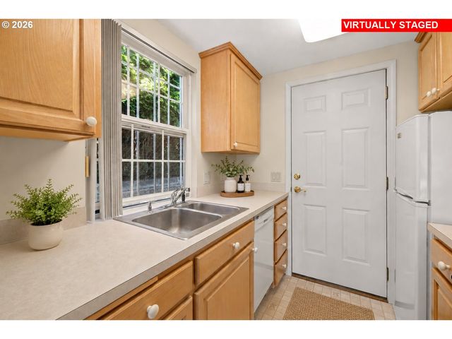 1715 Ne 169TH Ave, Portland, OR 97230