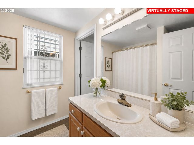 1715 Ne 169TH Ave, Portland, OR 97230