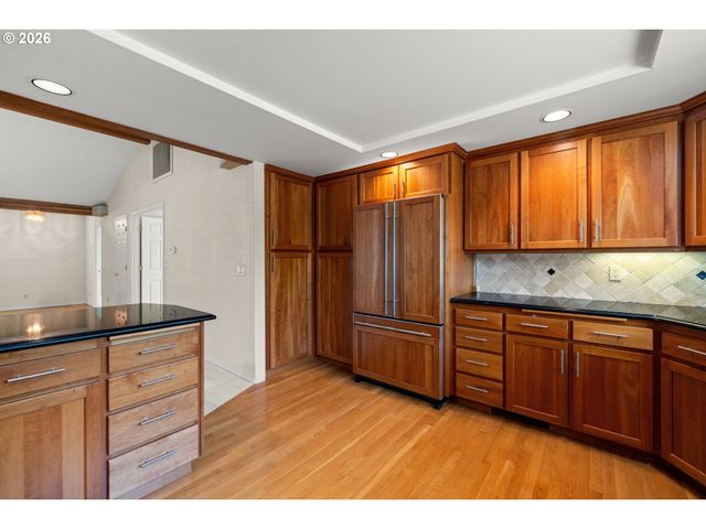 1715 Ne 169TH Ave, Portland, OR 97230