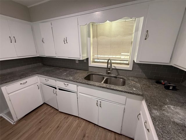 430 E Parnell Street, Denison, TX 75021