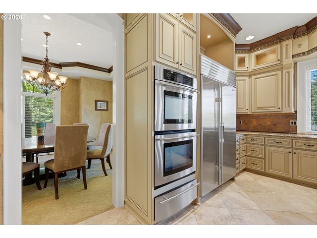 3841 Se DEER CREEK Way, Gresham, OR 97080