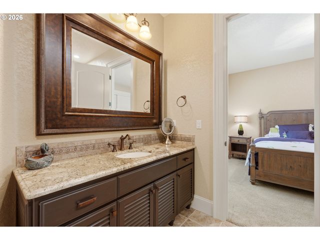 3841 Se DEER CREEK Way, Gresham, OR 97080