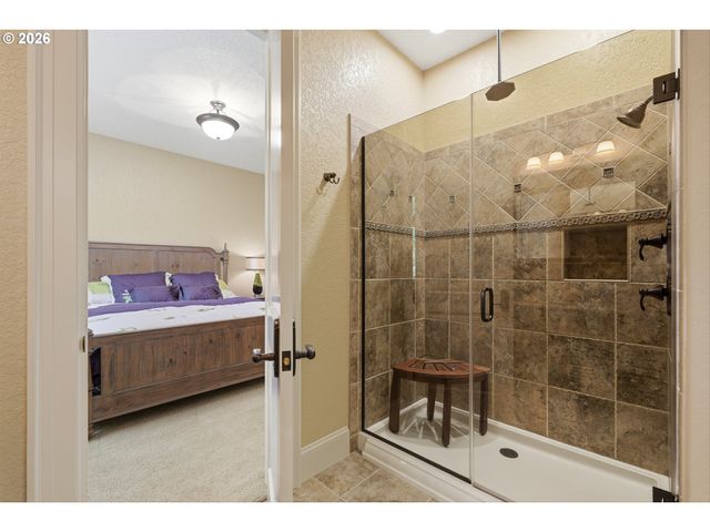 3841 Se DEER CREEK Way, Gresham, OR 97080