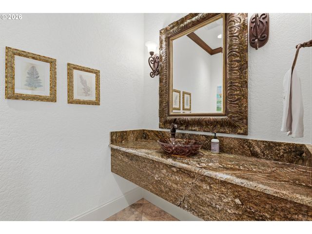 3841 Se DEER CREEK Way, Gresham, OR 97080