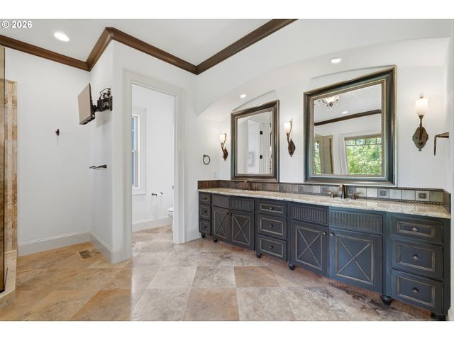 3841 Se DEER CREEK Way, Gresham, OR 97080