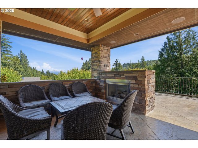 3841 Se DEER CREEK Way, Gresham, OR 97080