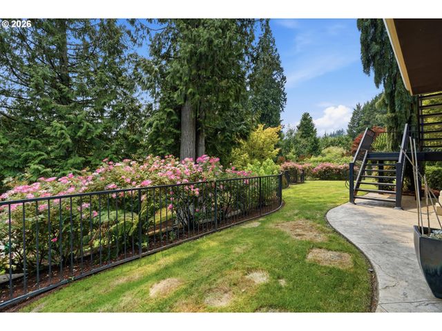 3841 Se DEER CREEK Way, Gresham, OR 97080