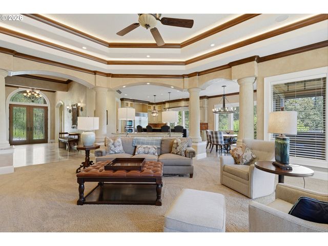 3841 Se DEER CREEK Way, Gresham, OR 97080