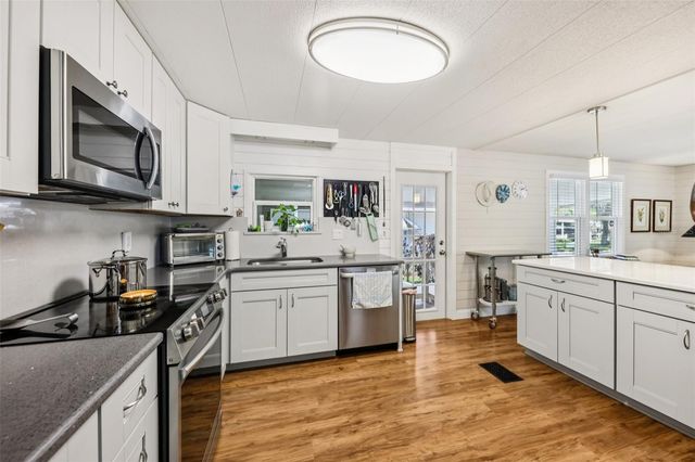 105 ORCHID WAY, Leesburg, FL 34748