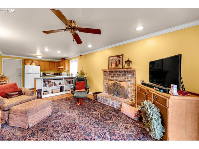 2105 DAHLIA St, Woodland, WA 98674