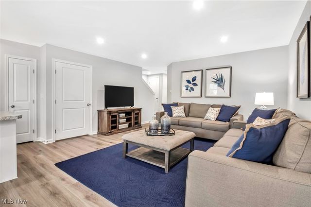 5088 Spruce Knoll Run, Kent, OH 44240