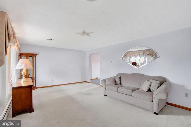 120 E CLEARVIEW DR, Shrewsbury, PA 17361