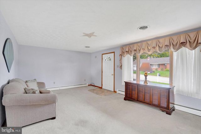 120 E CLEARVIEW DR, Shrewsbury, PA 17361
