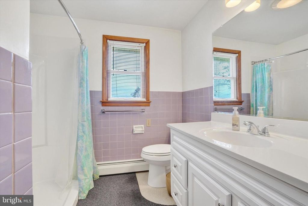 Image 17 of property listing at 120 E CLEARVIEW DR, Shrewsbury, PA 17361