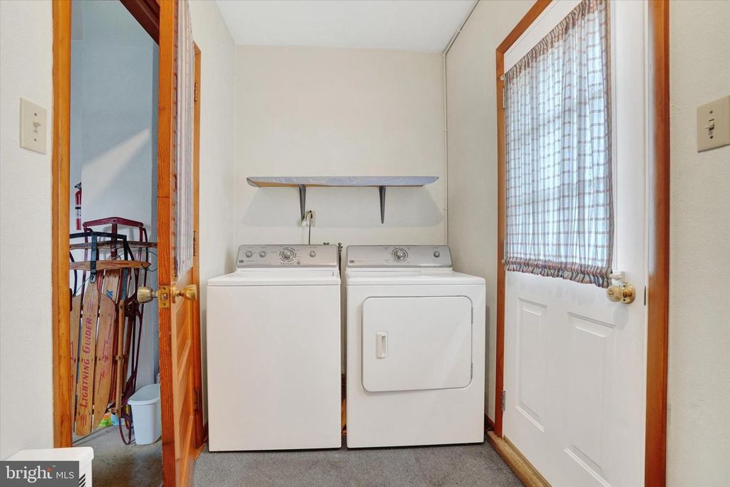 Image 19 of property listing at 120 E CLEARVIEW DR, Shrewsbury, PA 17361